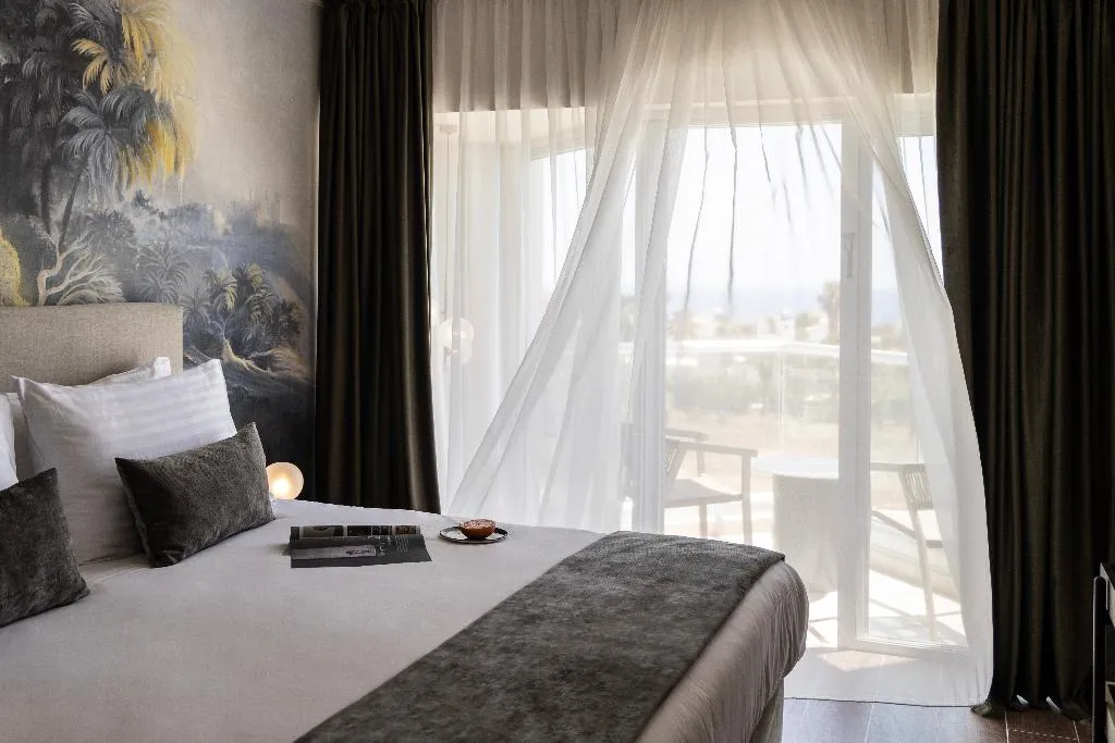 SUITE EXECUTIVE SEA VIEW Room, Cali Resort & Spa, Cyprus