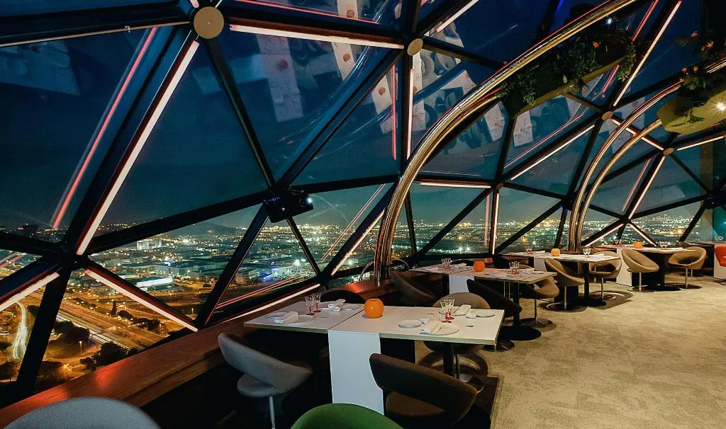 Bar, Hyatt Regency Barcelona Tower, Barcelona