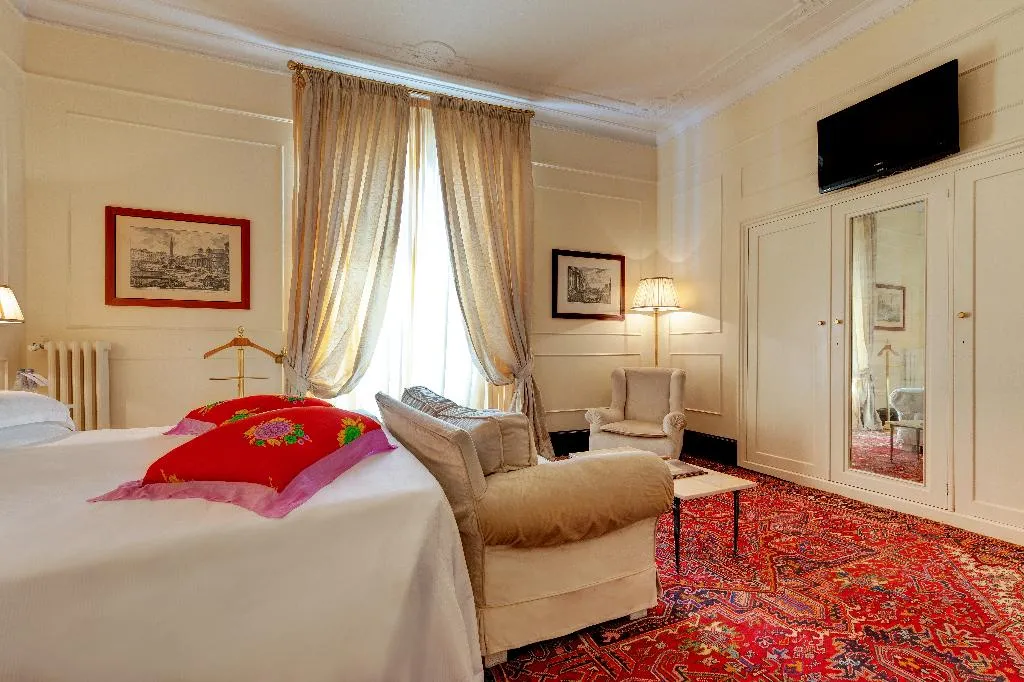 Double or Twin DELUXE Room, Grand Hotel Plaza, Rome