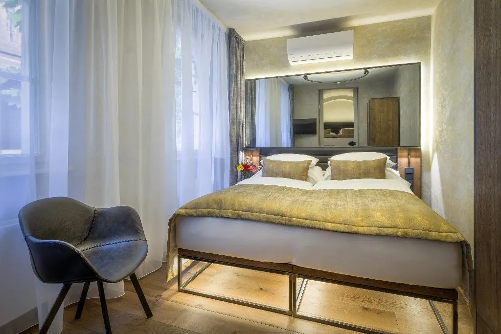 Room, Hotel Waldstein, Prague