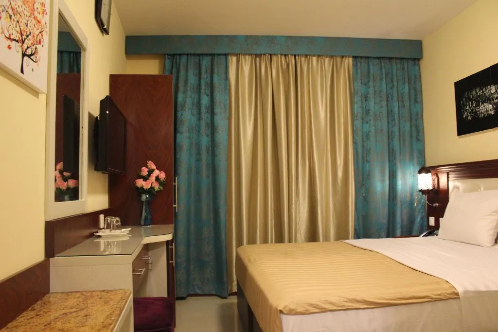 FAMILY ROOM CAPACITY 4 Room, Mariana Hotel, Dubai