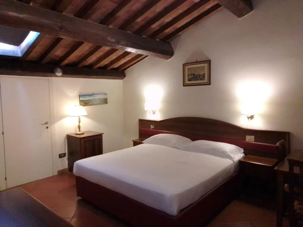 STUDIO QUEEN SIZE BED Room, Relais La Corte Di Cloris, Florence