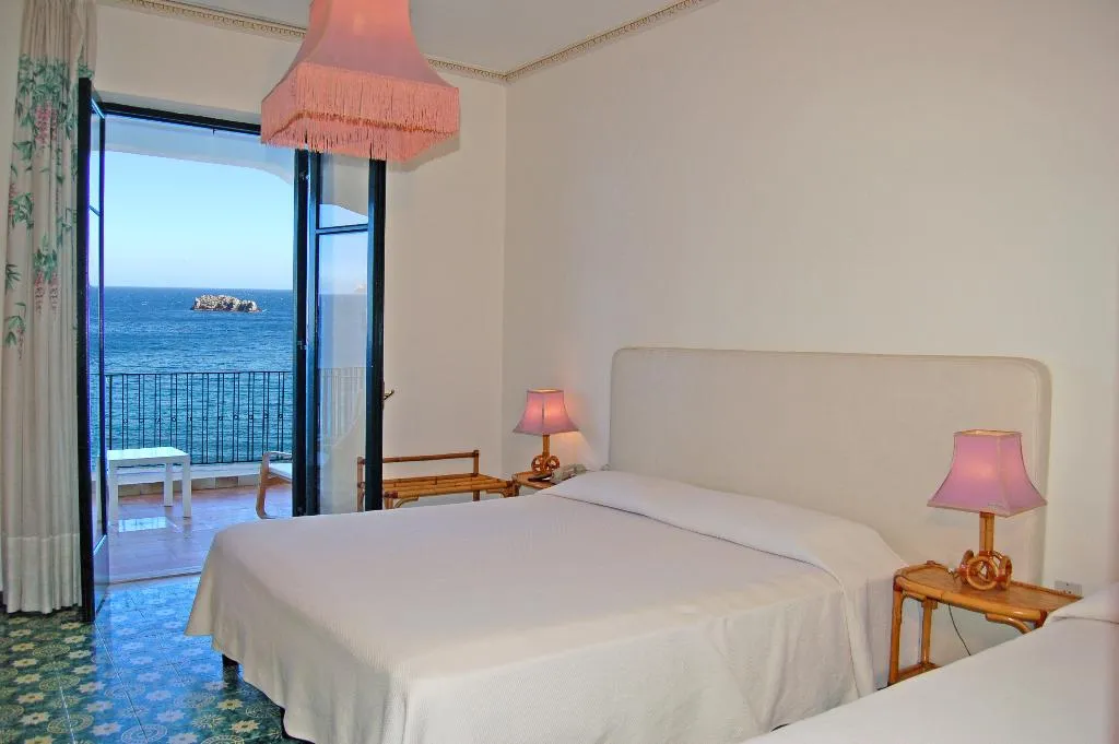 TRIPLE SUPERIOR WITH TERRACE Room, Lido Mediterranee, Taormina