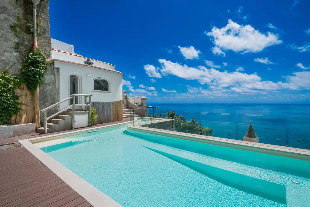 SUITE WITH PRIVATE POOL Room, Villa Magia, Naples