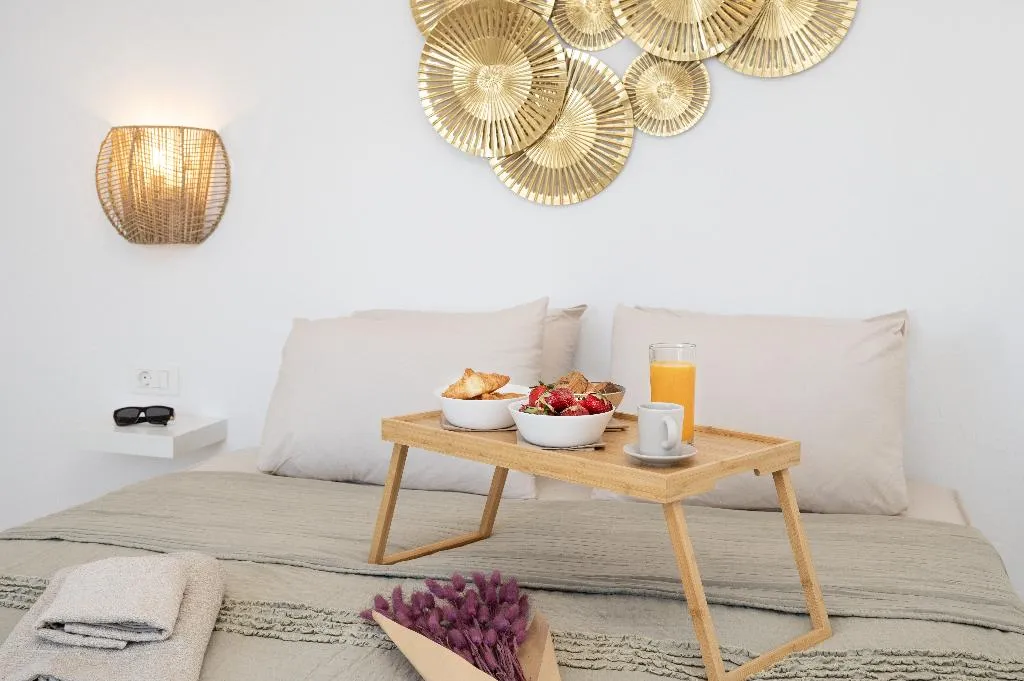 FAMILY ROOM THREE BEDROOMS THREE BATHROOMS Room, Boutique Di Vito, Mykonos