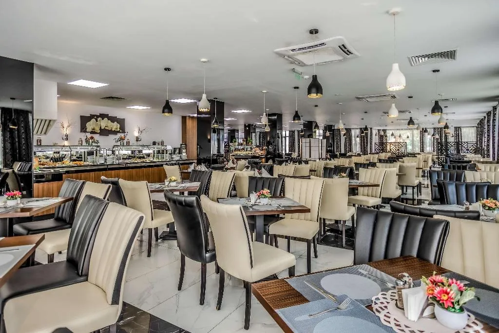 Restaurant, Prestige Deluxe Hotel Aquapark Club, Varna