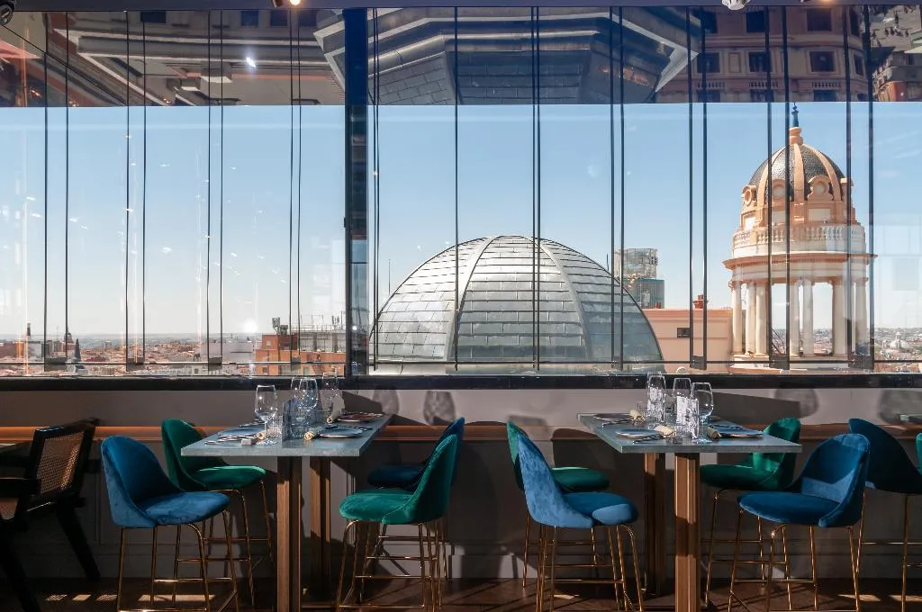 Restaurant, Smartrental Collection Gran Vía Centric, Madrid