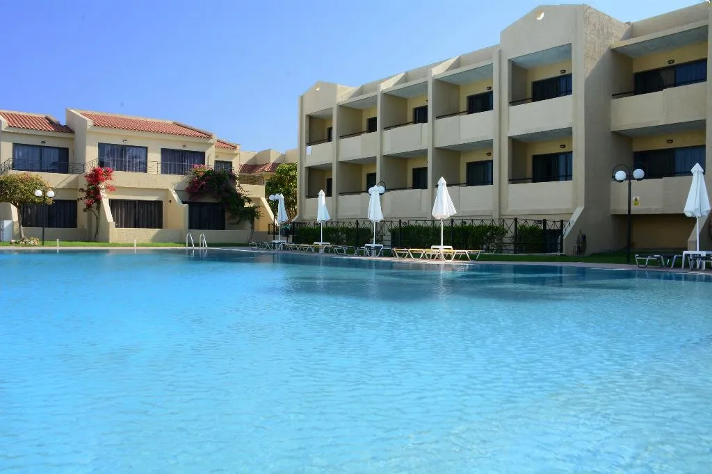 Pool, Summerland, Rhodes