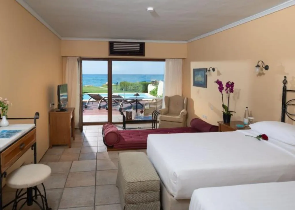 BUNGALOW BEACH FRONT WITH PRIVATE POOL Room, Aquila Rithymna Beach, Crete