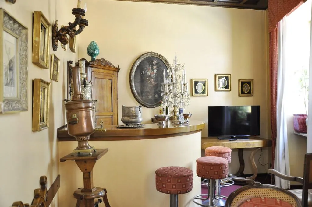 Lobby, San Guido, Milan