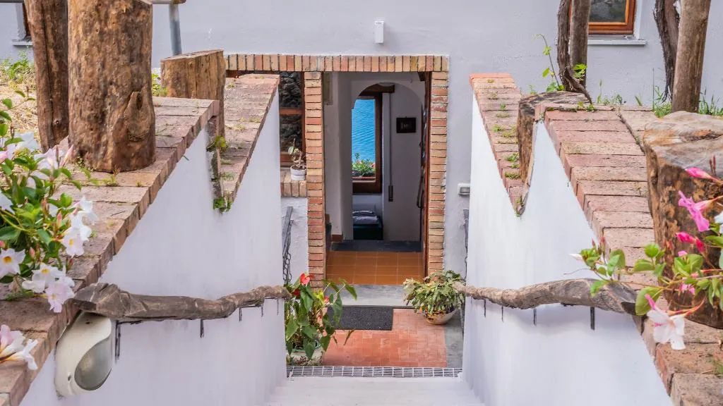 DOUBLE GARDEN VIEW Room, Albergo Diffuso Bacco Furore, Naples