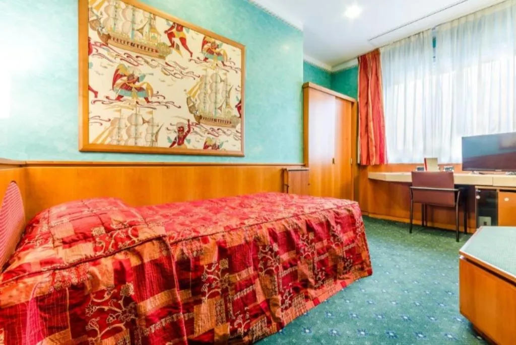 SINGLE STANDARD Room, Brunelleschi, Milan