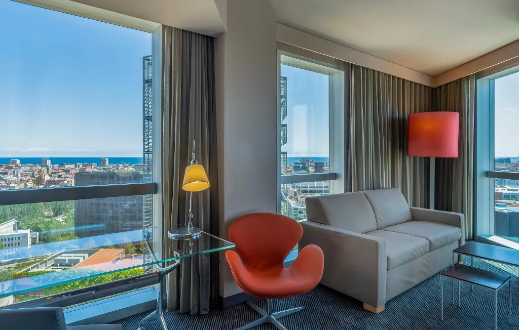 SUITE SUPERIOR QUEEN BED Room, Novotel Barcelona City, Barcelona