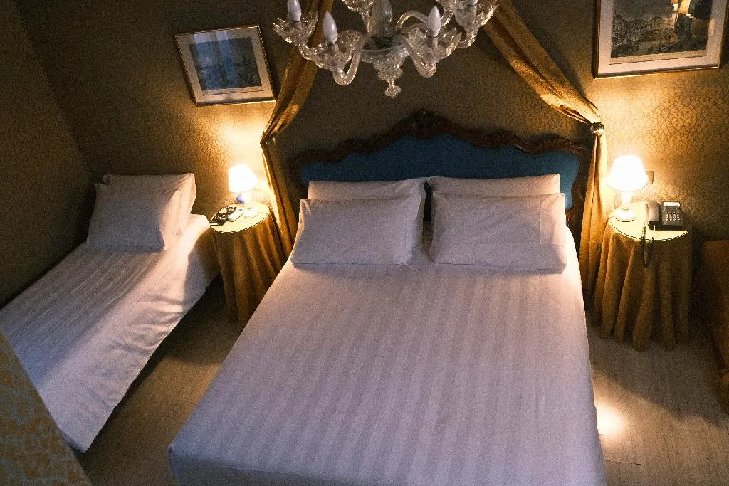 Room SUPERIOR QUEEN BED Room, San Gallo, Venice
