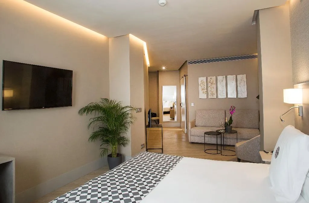 JUNIOR SUITE STANDARD Room, America Sevilla, Seville