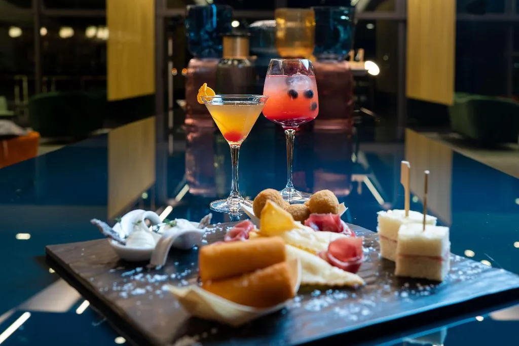 Restaurant, Doubletree by Hilton Milan Malpensa Solbiate Olona, Milan