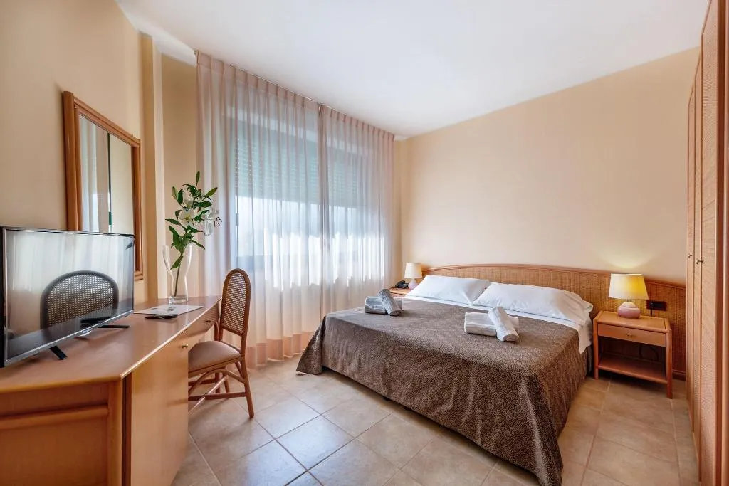 TRIPLE TWO BEDS Room, Rina Hotel, Alghero