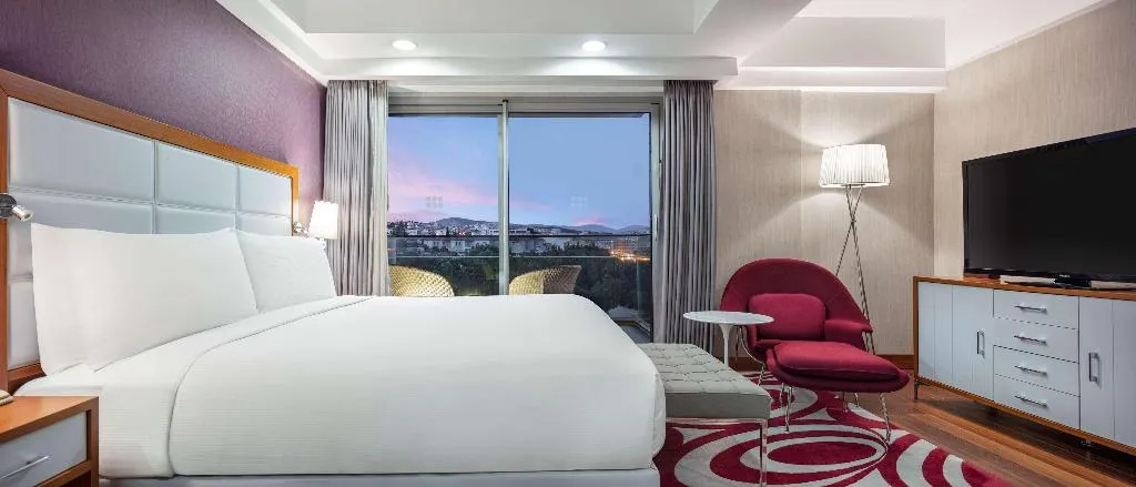 SUITE MARINA VIEW Room, DoubleTree by Hilton Kusadasi, Izmir