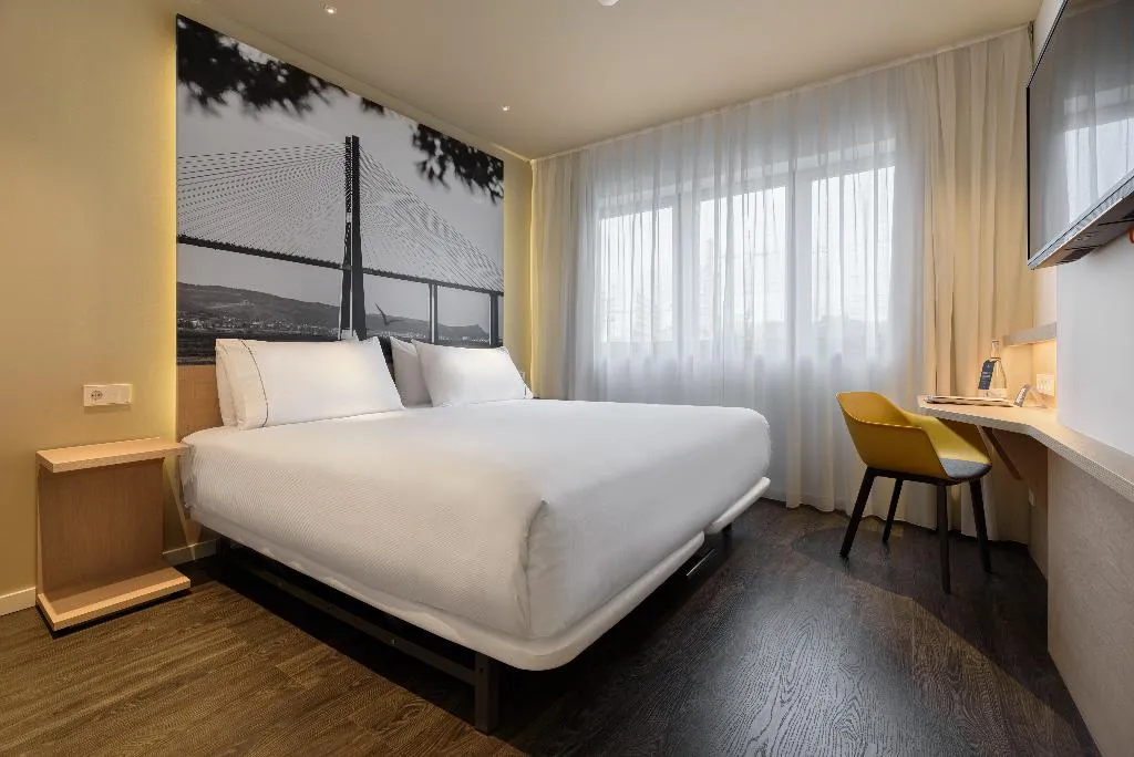 Double or Twin STANDARD Room, Ikonik Lisboa, Lisbon