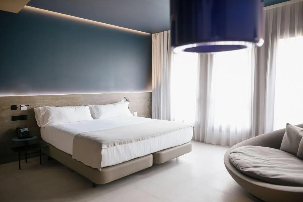 SUITE ONE BED Room, Myr Plaza Mercado & Spa, Valencia