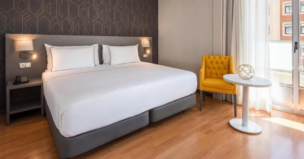Room, Hotel Madrid Plaza de España Affiliated by Meliá, Madrid