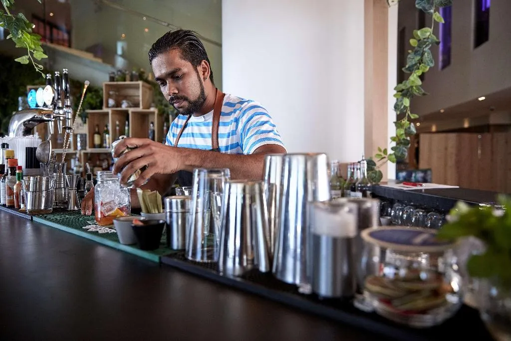 Bar, Media One, Dubai