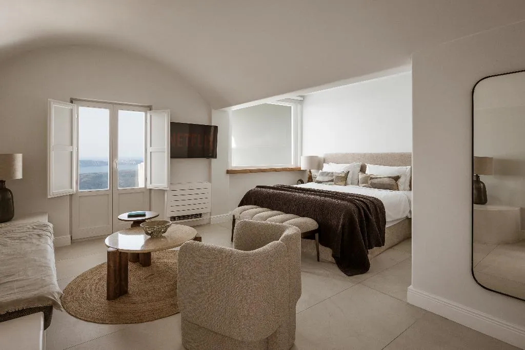 SUITE HONEYMOON Room, Aqua Luxury Suites, Santorini