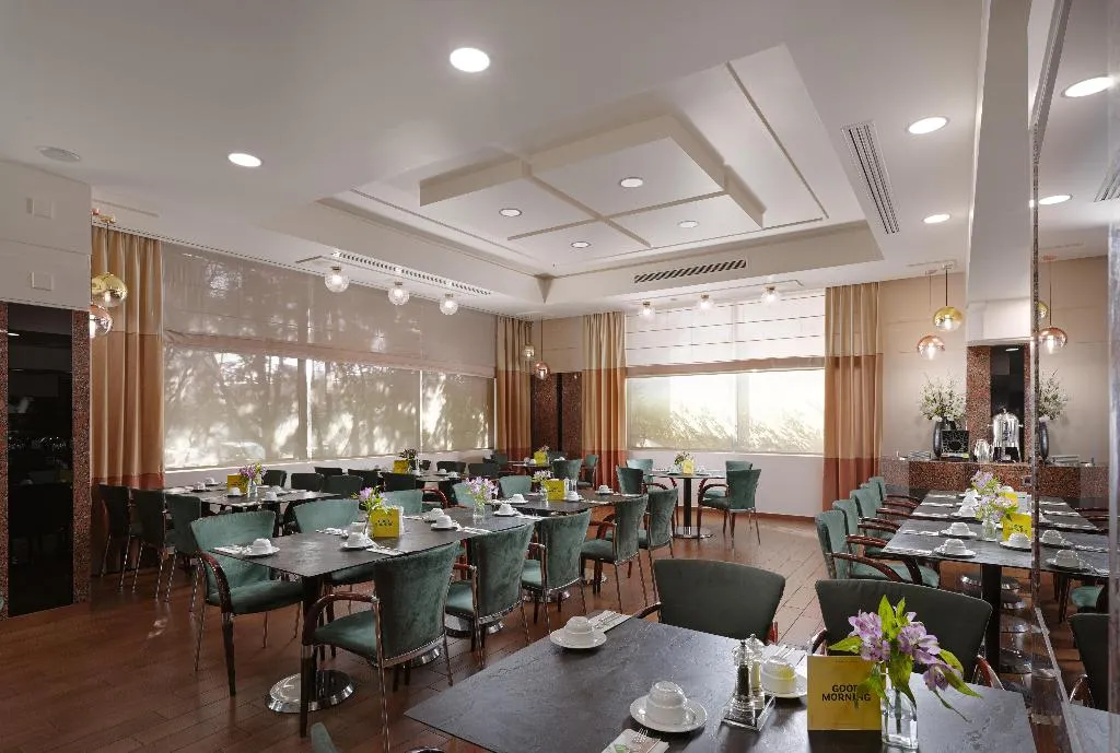 Restaurant, Holiday Inn Athens Attica Av. Airport West, Athens