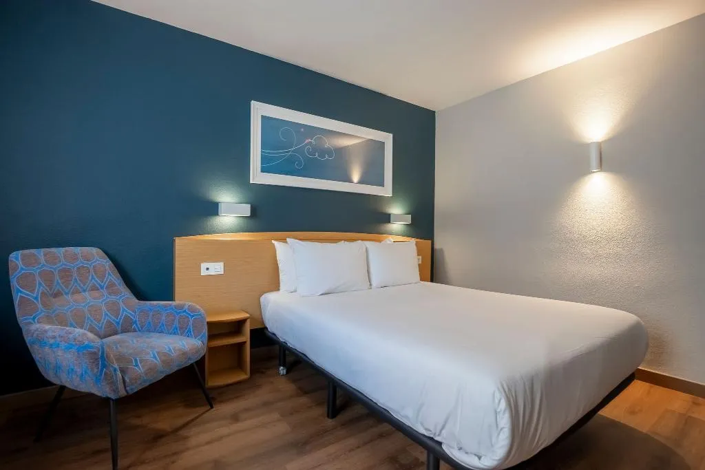 Room, Travelodge Alicante Puerto, Costa Blanca