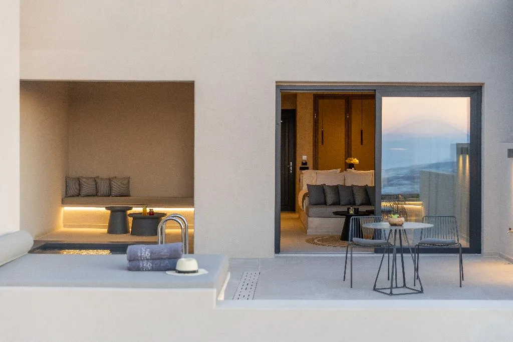 SUITE WITH PRIVATE POOL Room, North Santorini A Luxury Spa Hotel, Santorini