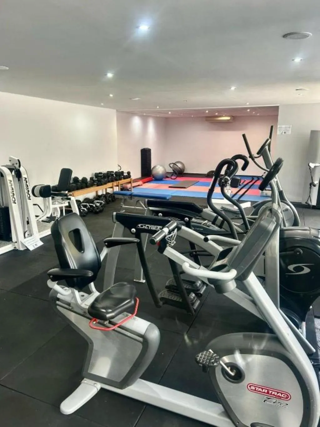 Sports and Entertainment, Nura Condor, Majorca