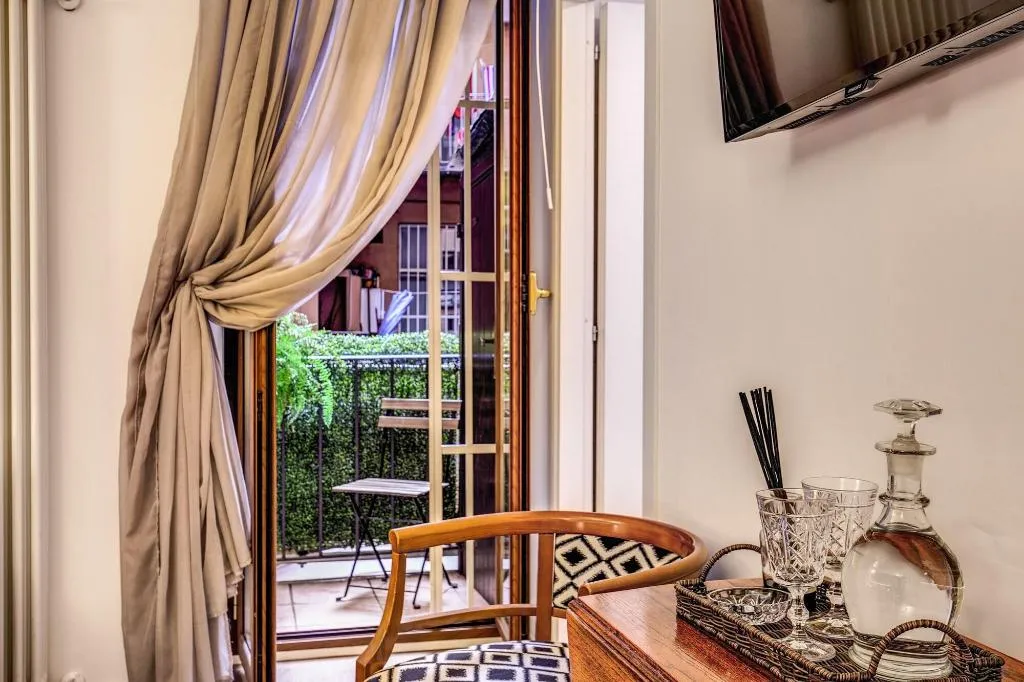Room, Approdo Ripetta, Rome