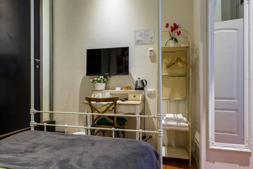 Room, Vacanze Romane Rooms, Naples