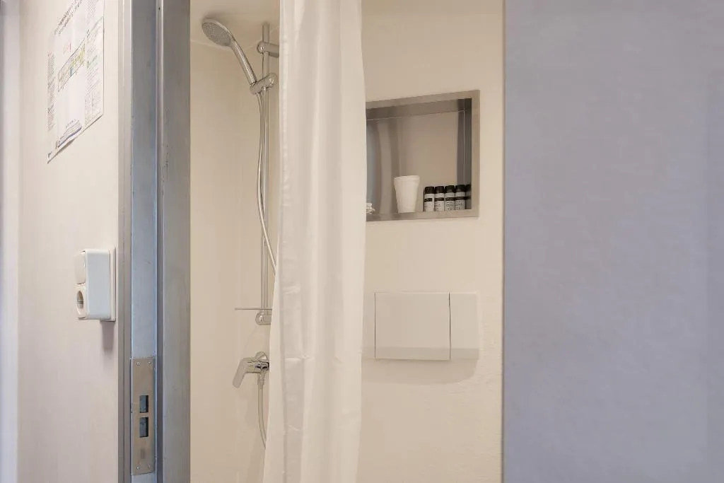 QUADRUPLE STANDARD Room, Botel, Amsterdam