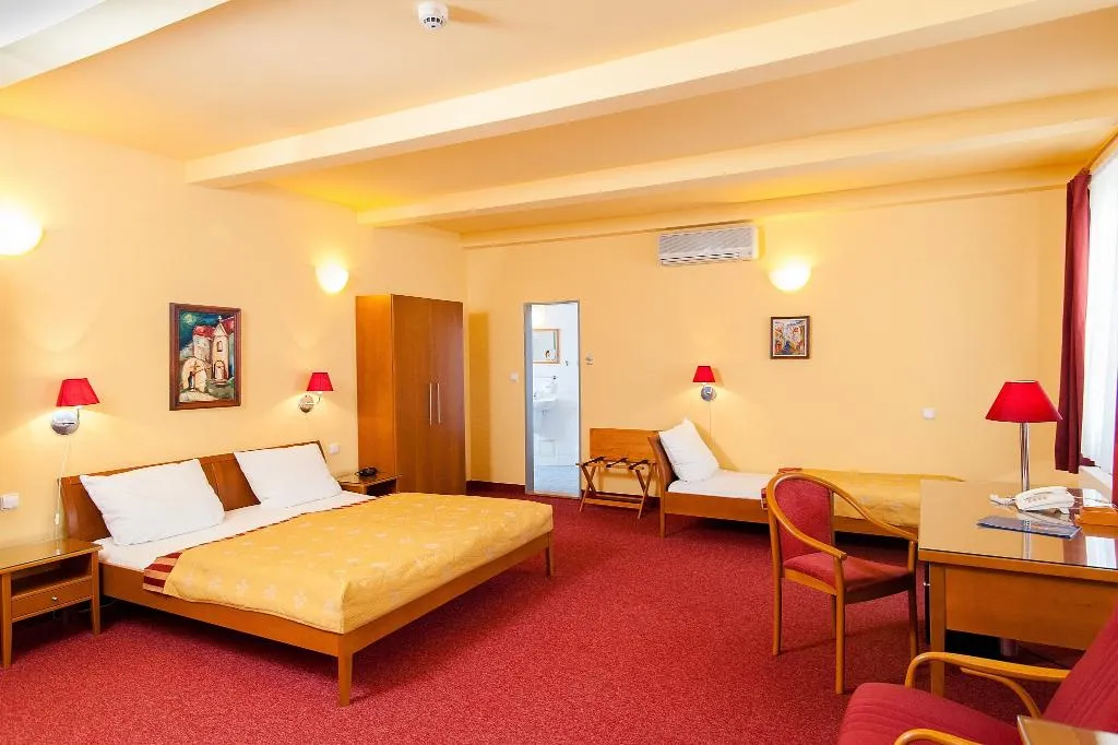 TRIPLE STANDARD Room, Cloister Inn, Prague