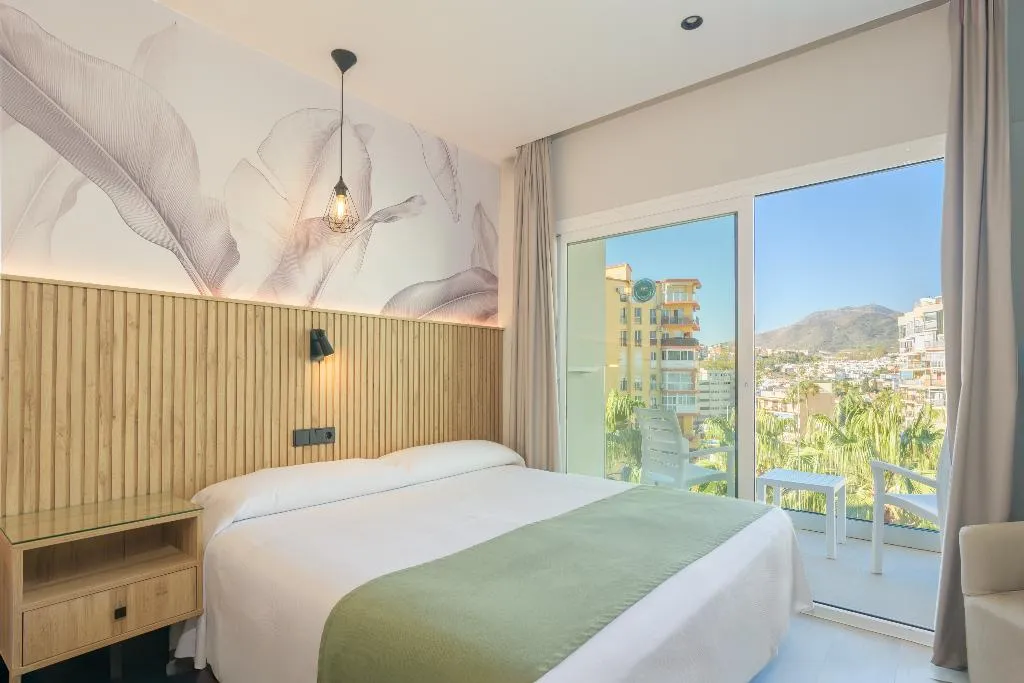 QUADRUPLE CAPACITY 4 Room, Hotel Parasol by Dorobe, Costa Del Sol