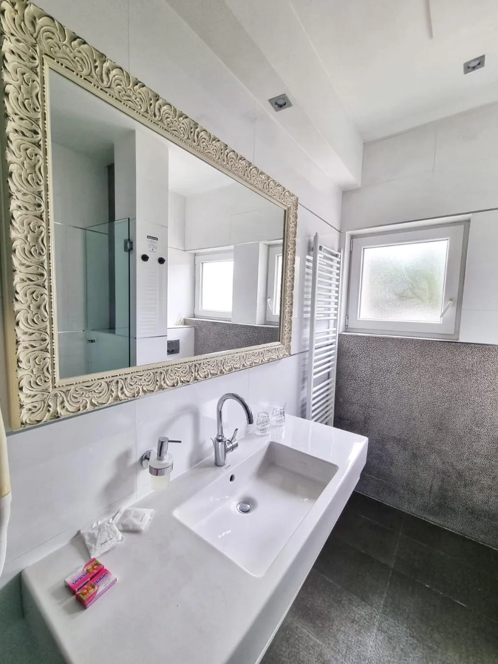 QUADRUPLE CLASSIC Room, Classic Hotel Gala Split, Split