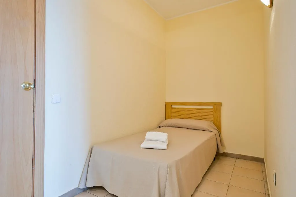 APARTMENT CAPACITY 5 ONE BEDROOM Room, Apartamentos Cataluña 92, Costa Dorada