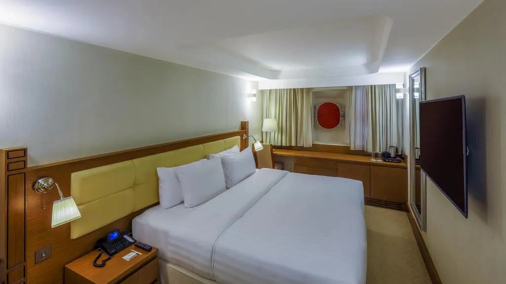 Room, Queen Elizabeth 2, Dubai