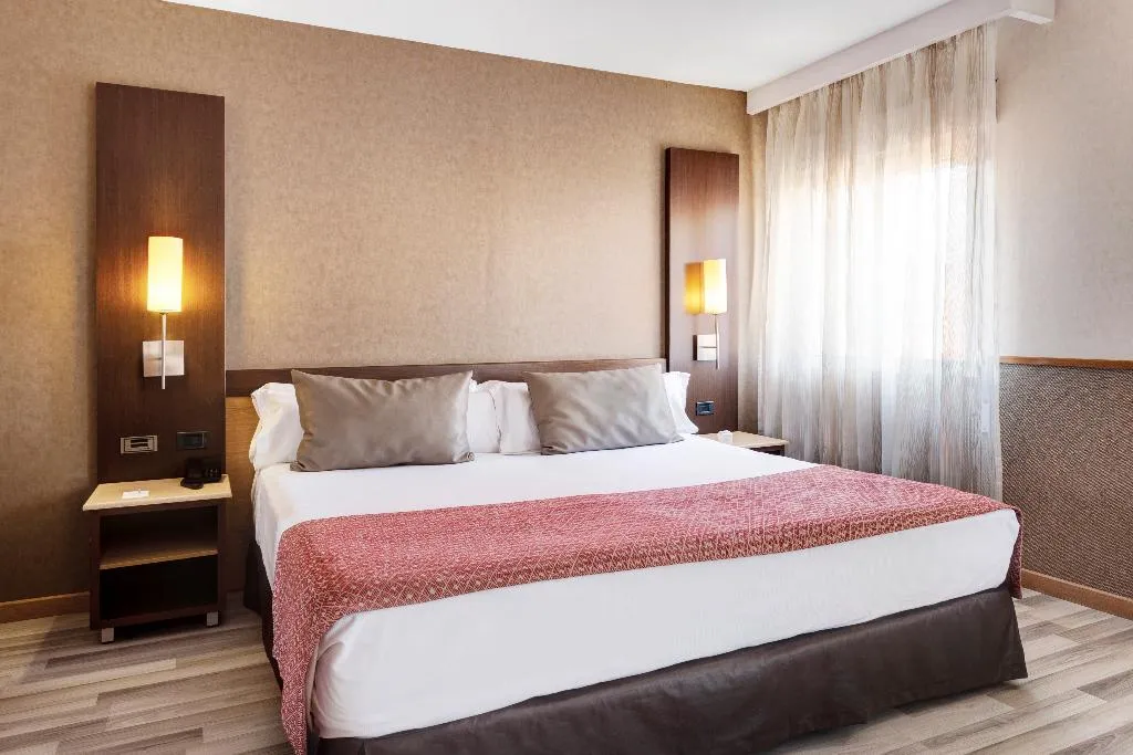 TRIPLE STANDARD Room, Catalonia Santa Justa, Seville
