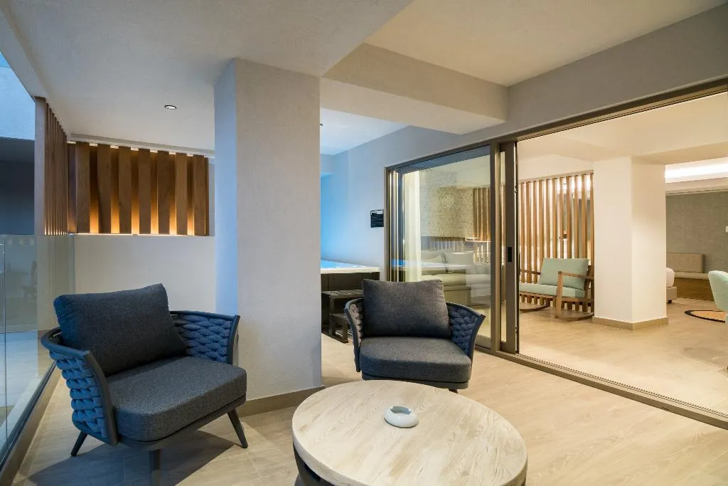 SUITE WITH JACUZZI Room, AKASHA Beach Hotel and Spa, Crete