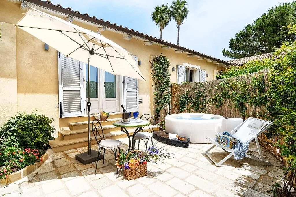 Terrace, Donna Coraly Resort, Catania