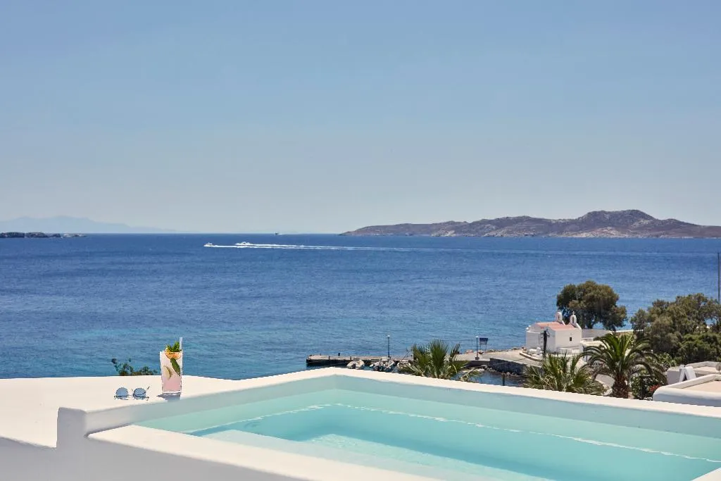 JUNIOR SUITE WITH JACUZZI Room, Katikies Mykonos - The Leading Hotels Of The World, Mykonos
