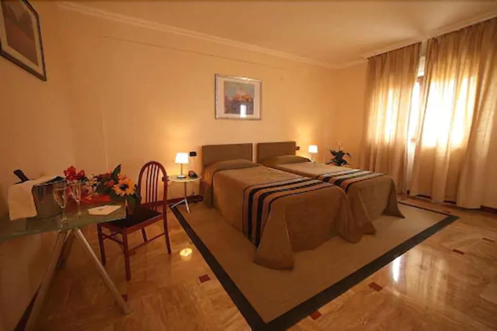 Room, Hotel Palace 2000, Rome