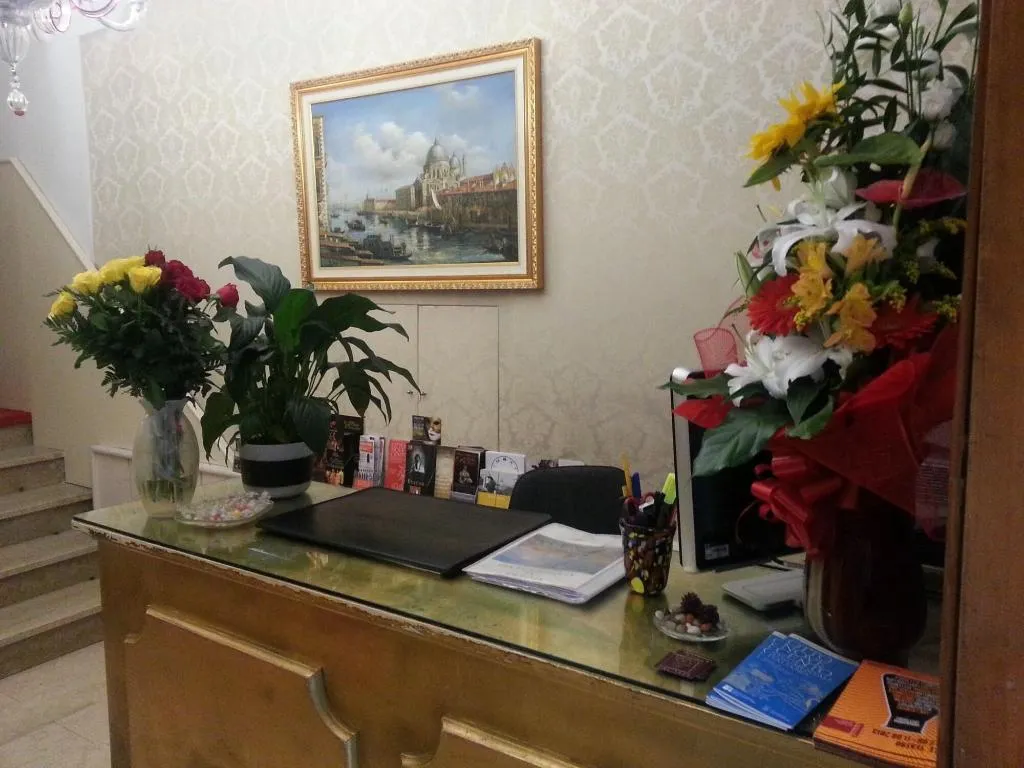 Lobby, Al Gazzettino, Venice