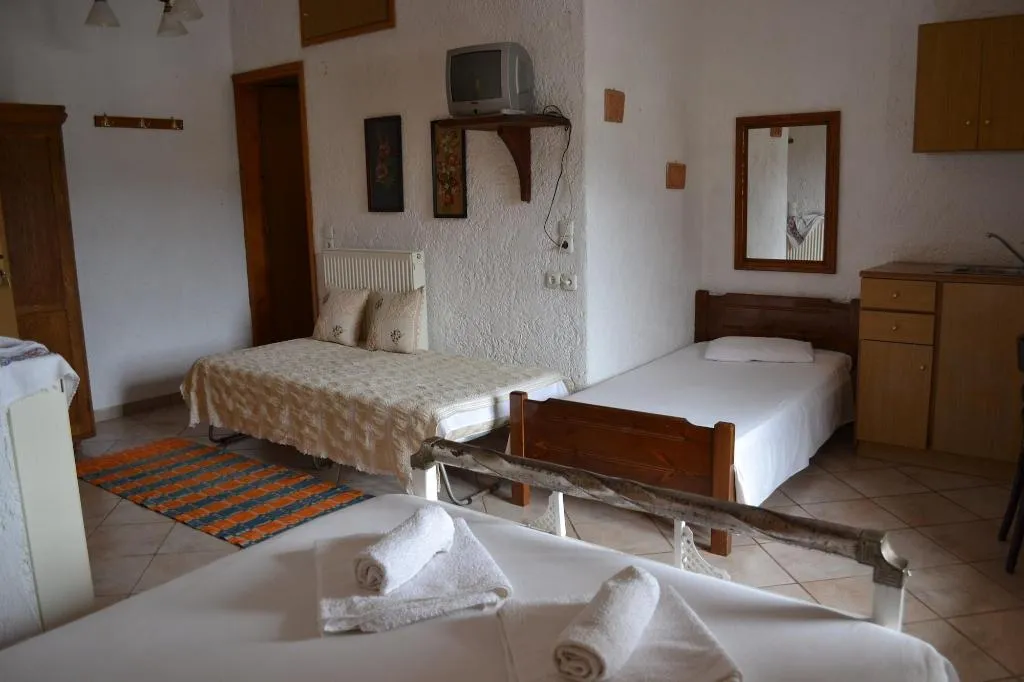 Room, Keramos, Crete
