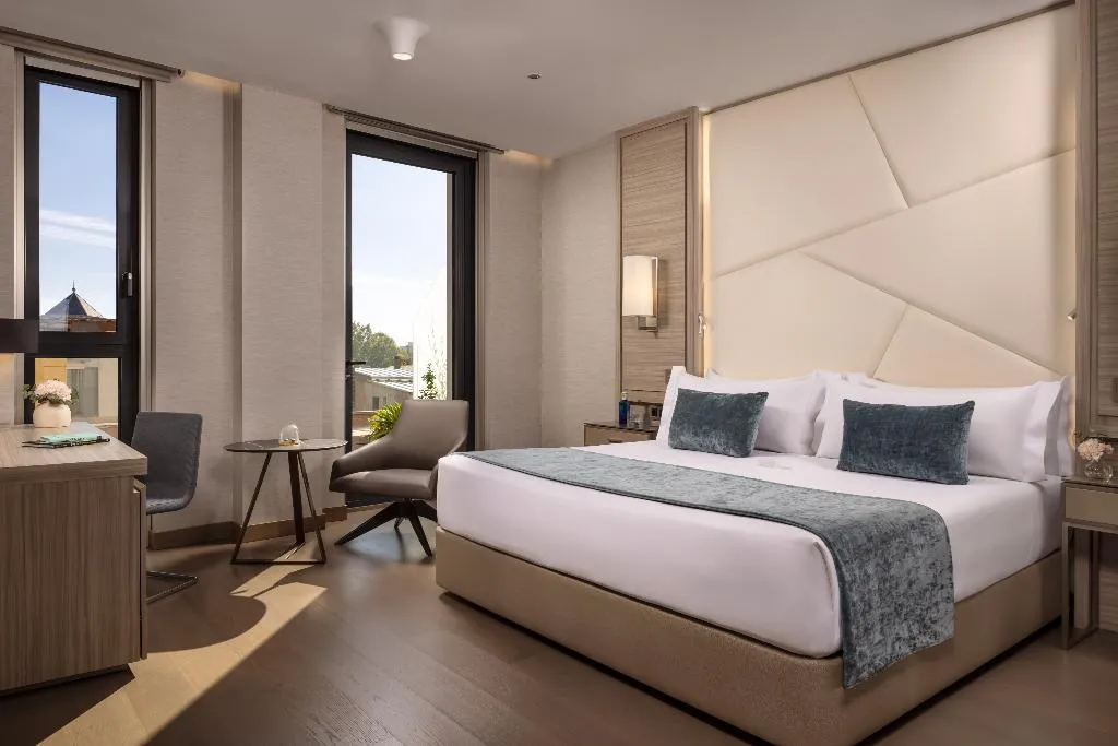 DOUBLE SUPERIOR WITH TERRACE Room, VP Plaza España Design, Madrid
