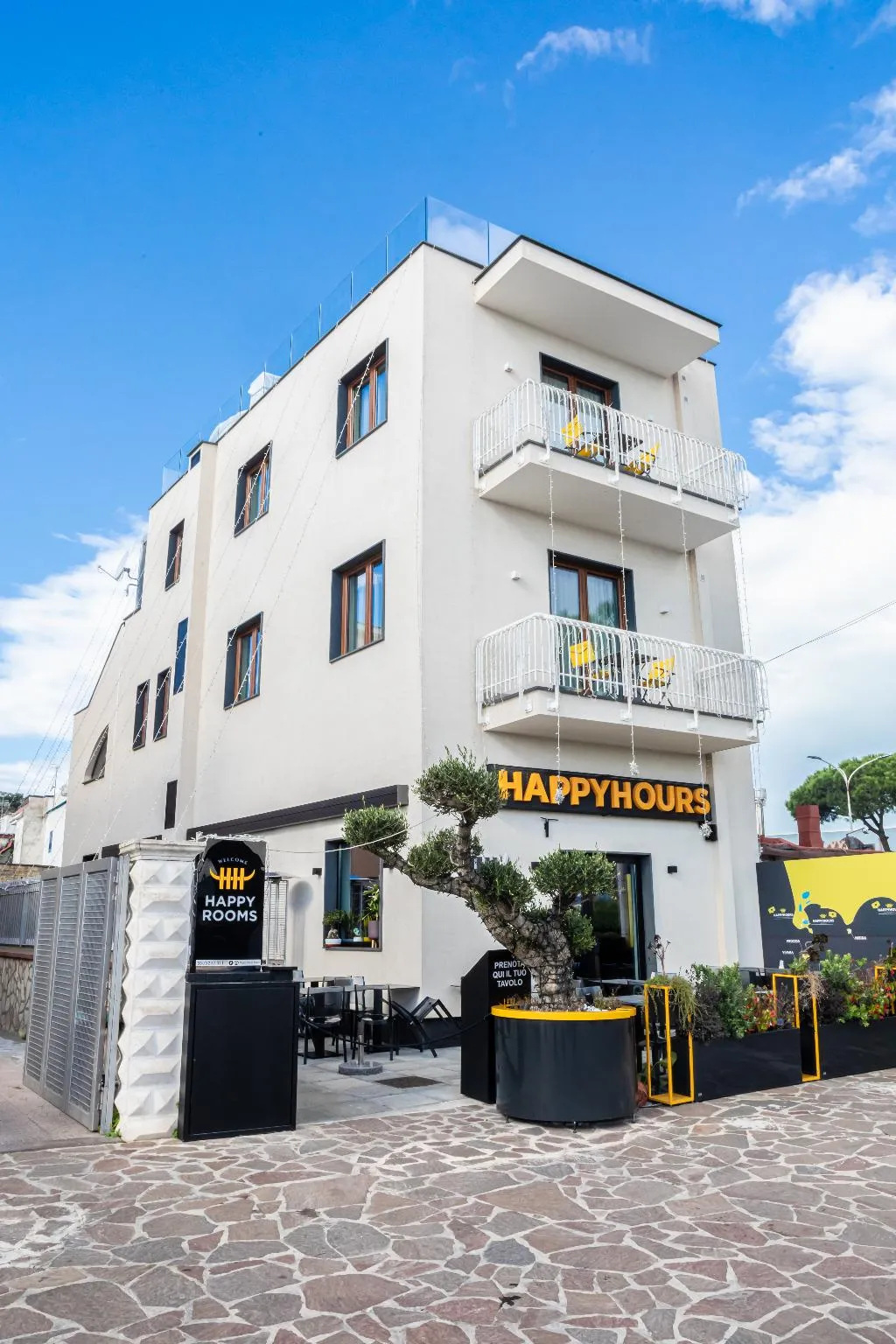 General view, Happyrooms, Naples
