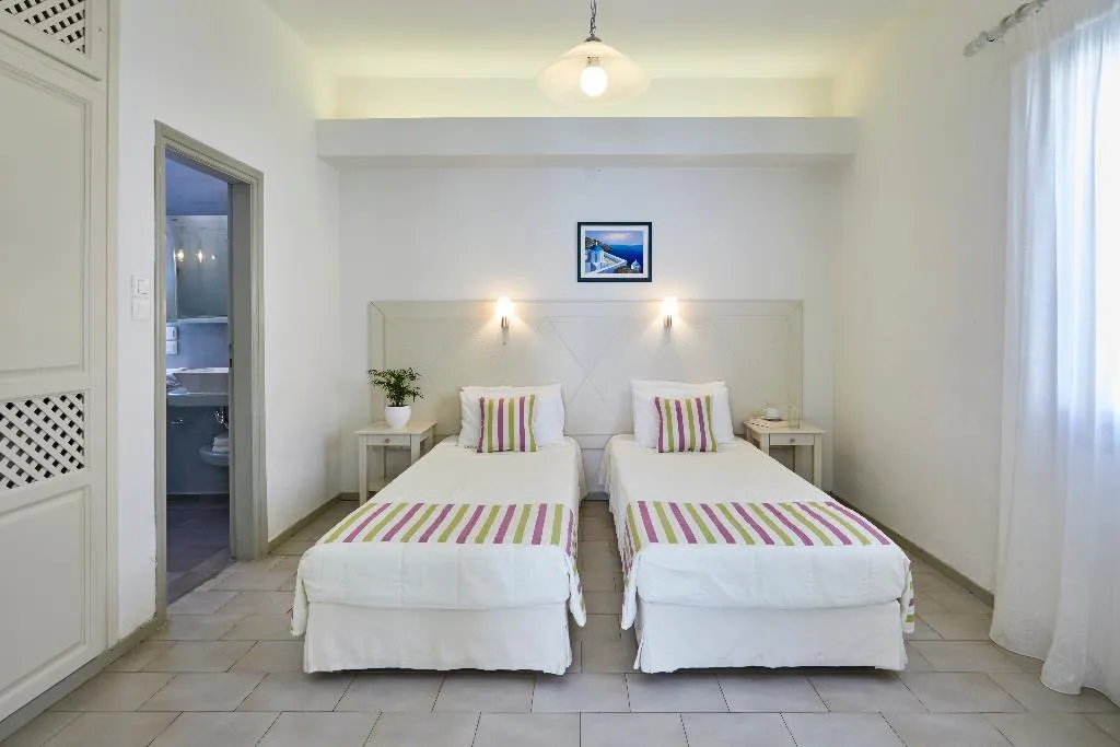 FAMILY ROOM STANDARD Room, Nissos Thira, Santorini
