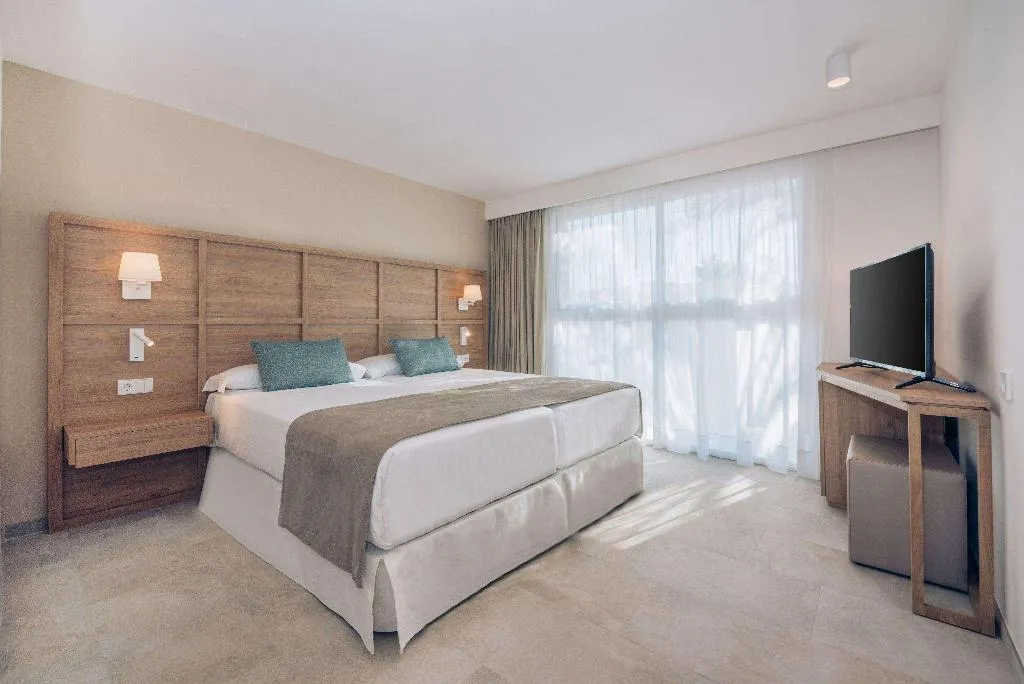 Room, Iberostar Waves Cala Domingos, Majorca
